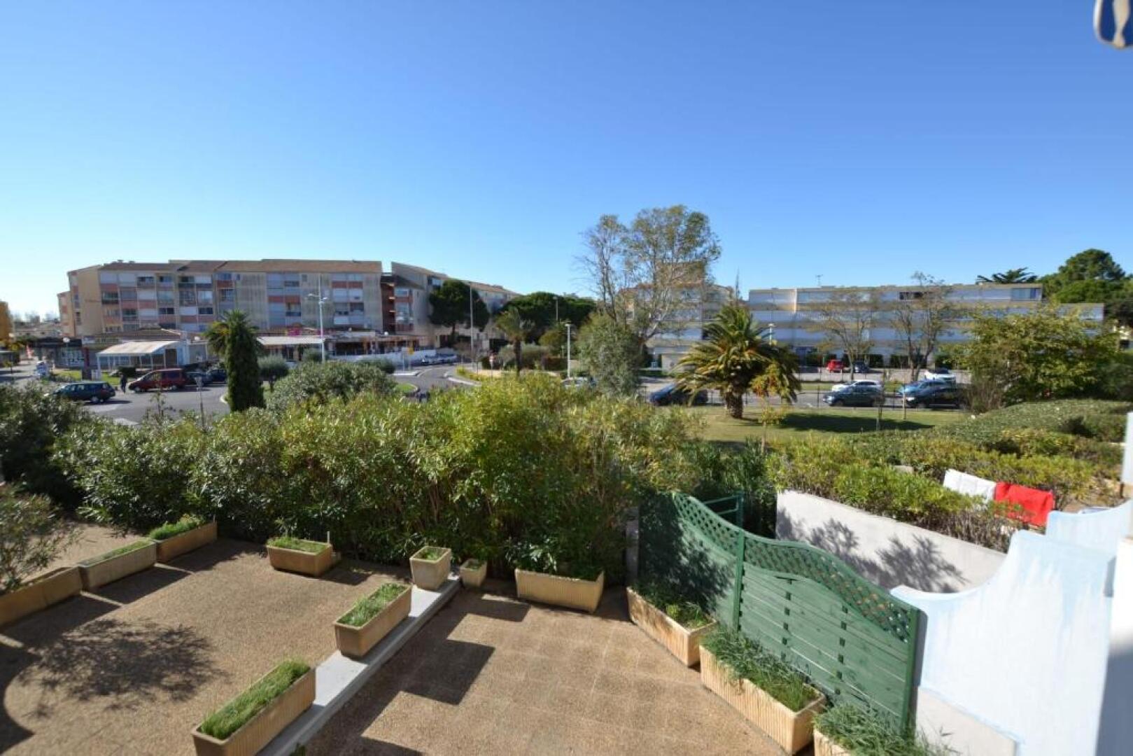 T2 Cabine avec garage 6 couchages proche plage avec 2 piscines