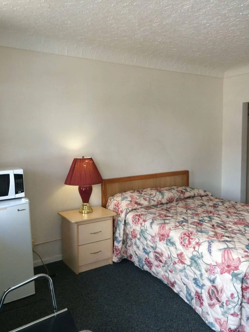 Travellers Motel