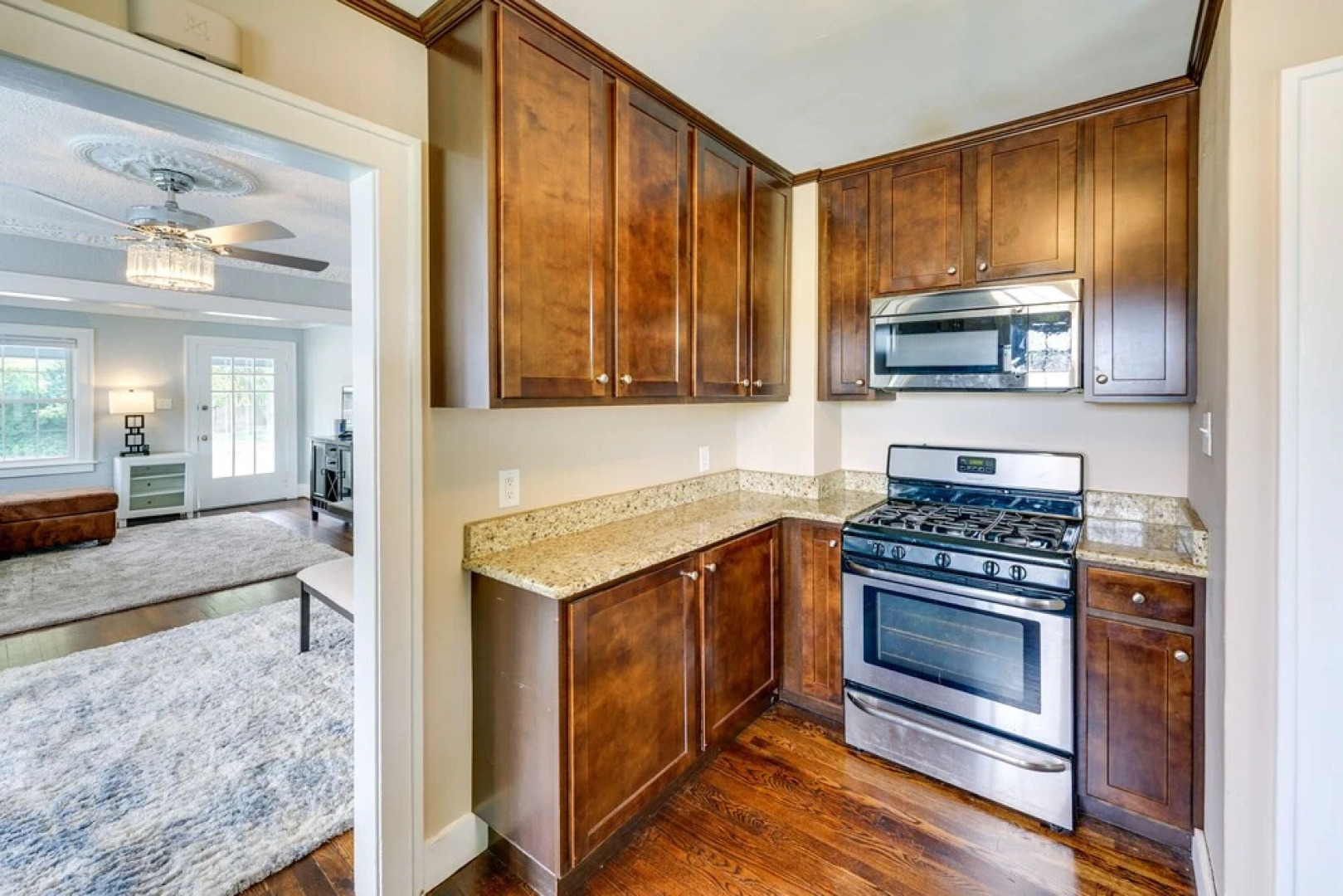 Pet-friendly Home w/ Yard, Near Downtown Royal Oak