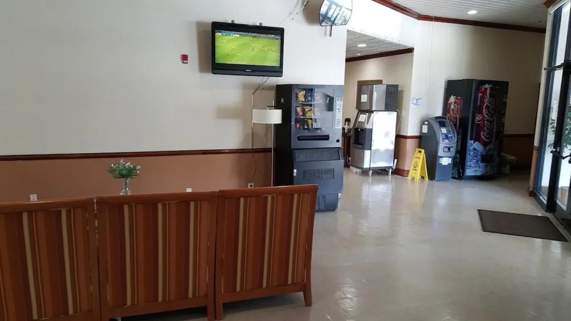 Red Carpet Inn & Suites