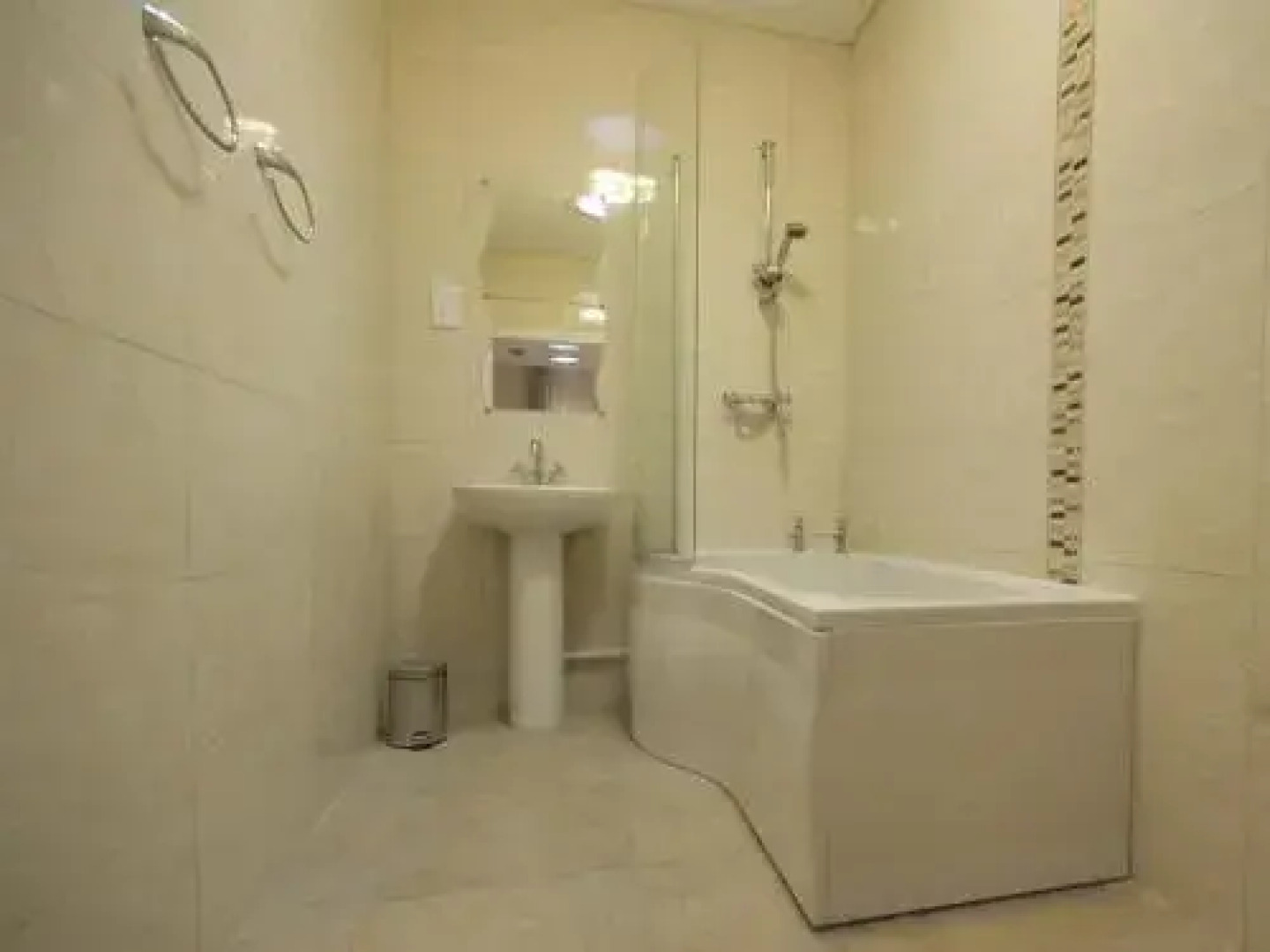 Treetops Cottages & Spa