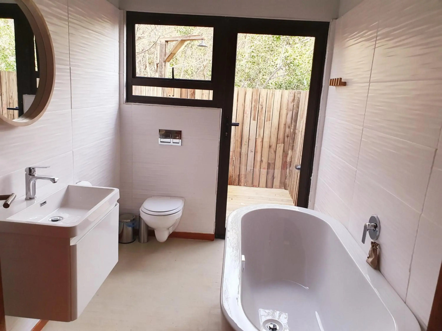 Kingfisher Creek Safari Lodge