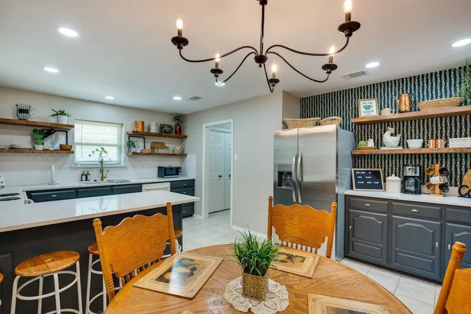 Darling Waxahachie Home w/ Yard & Fire Pit!