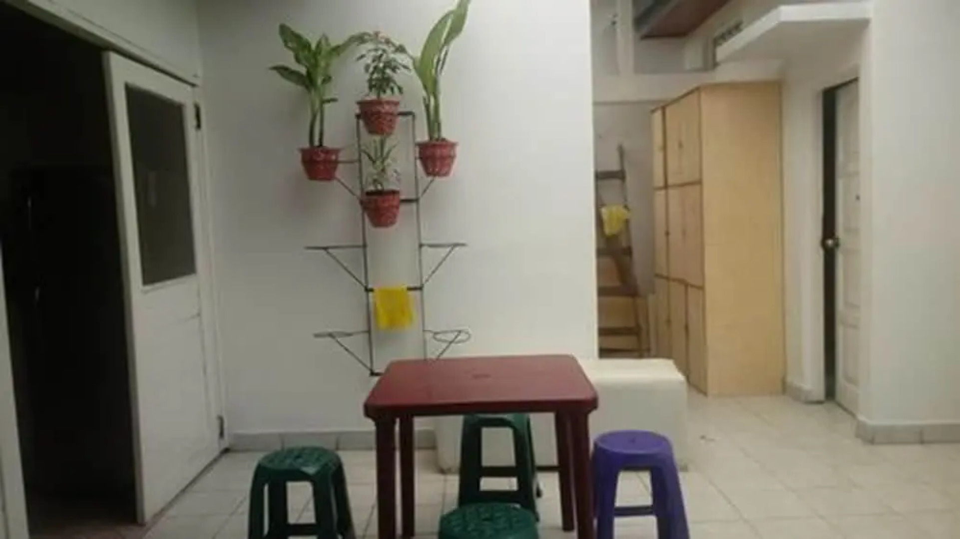 Lupuna Bunk & Breakfast