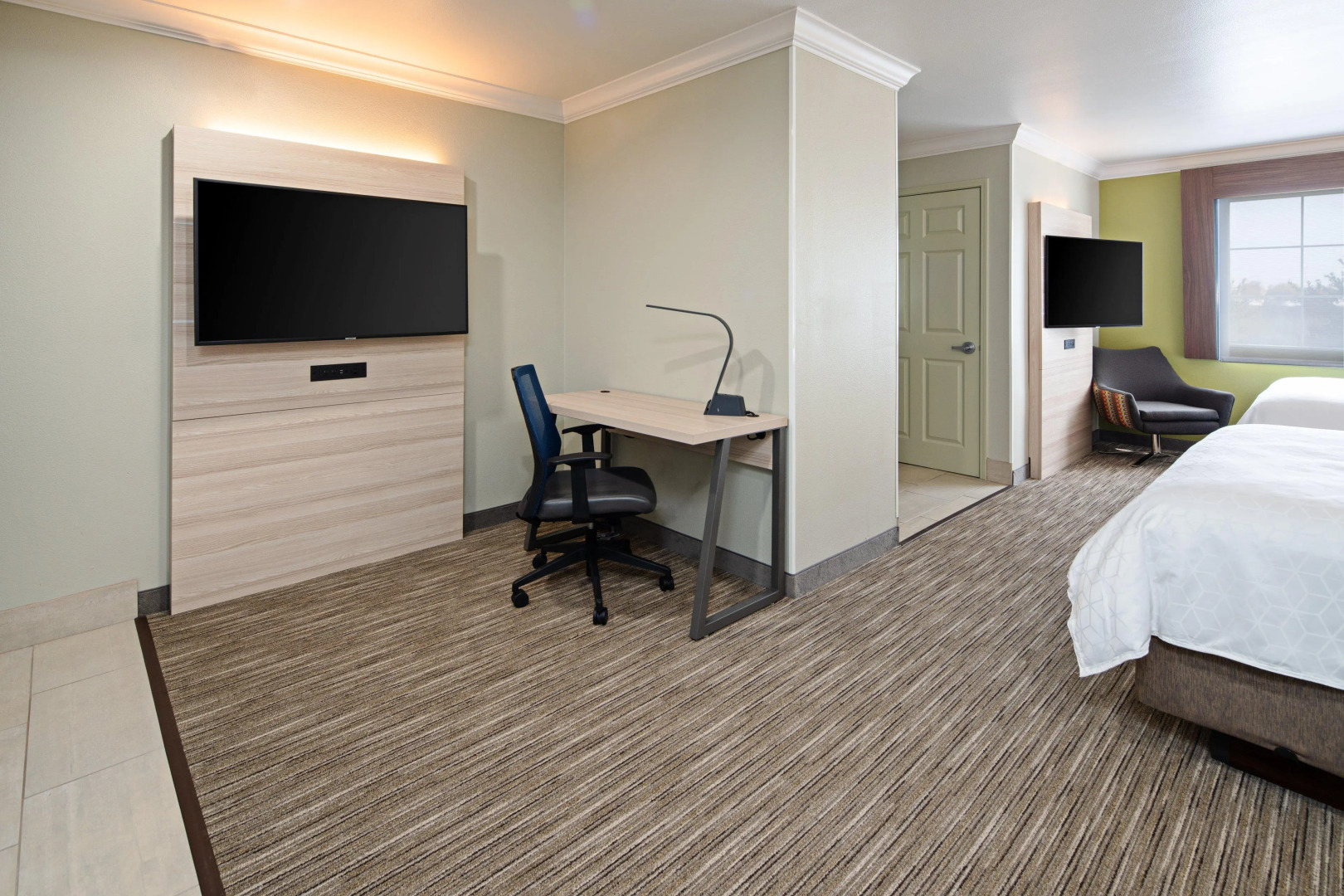 Holiday Inn Express & Suites Watsonville by IHG