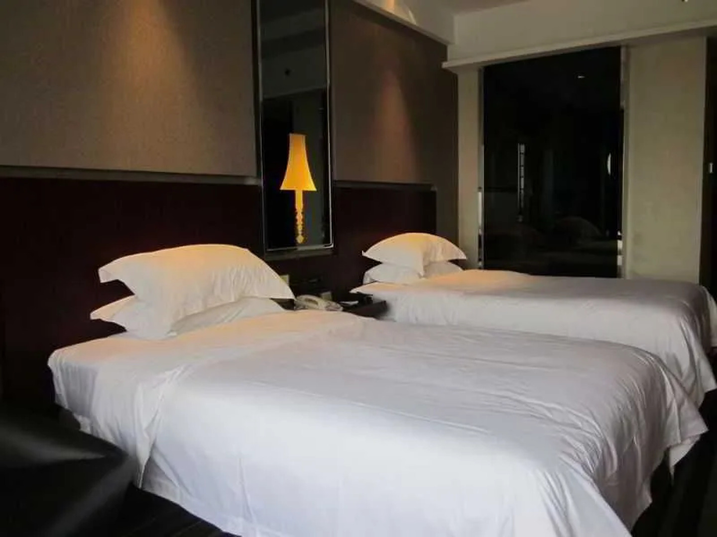 Vienna Hotel (Dongguan Houjie Dadao Branch)