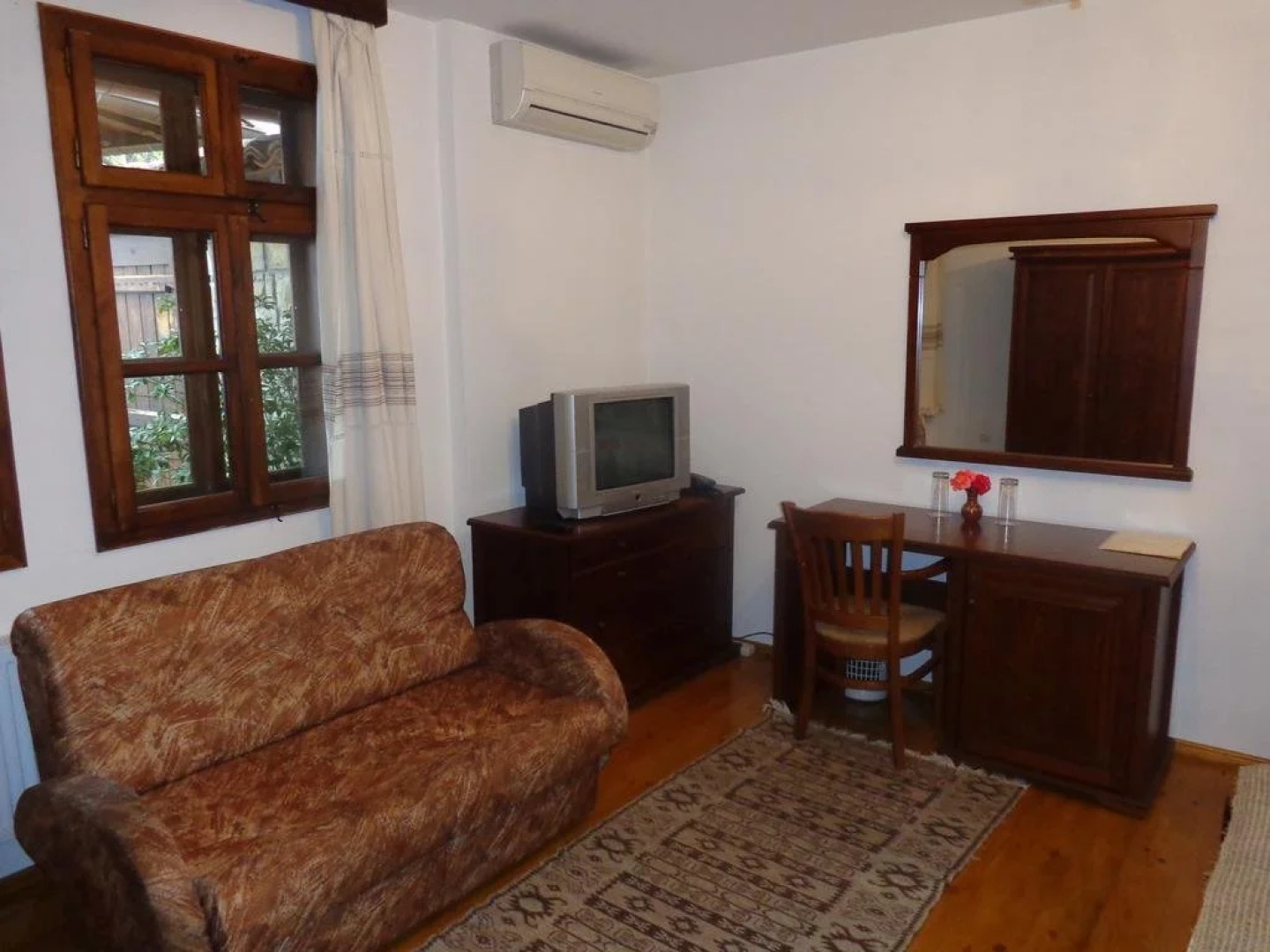 Guest Rooms Cheshmata