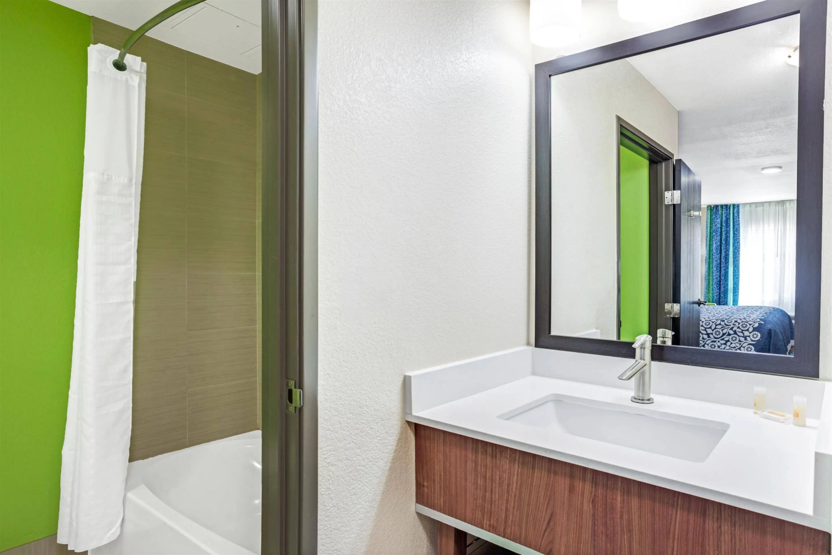 Arya Inn & Suites Farmers Branch