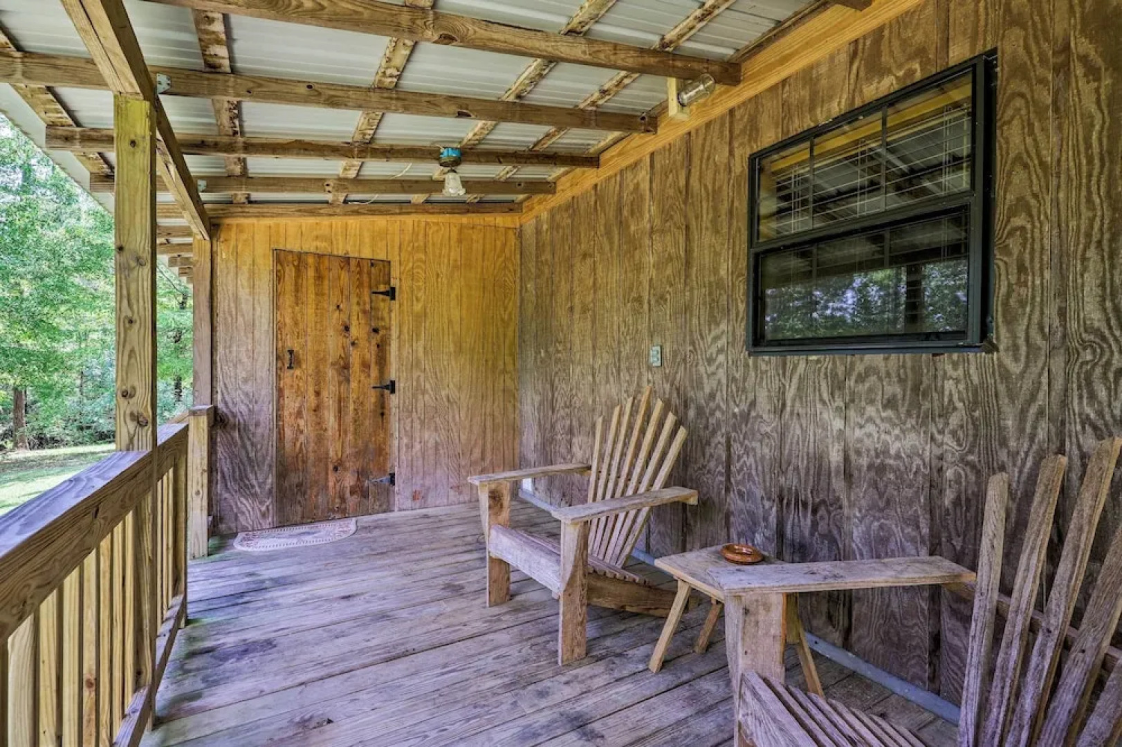 Secluded Cabin w/ Pond ~ 37 Mi to Gulf Coast!