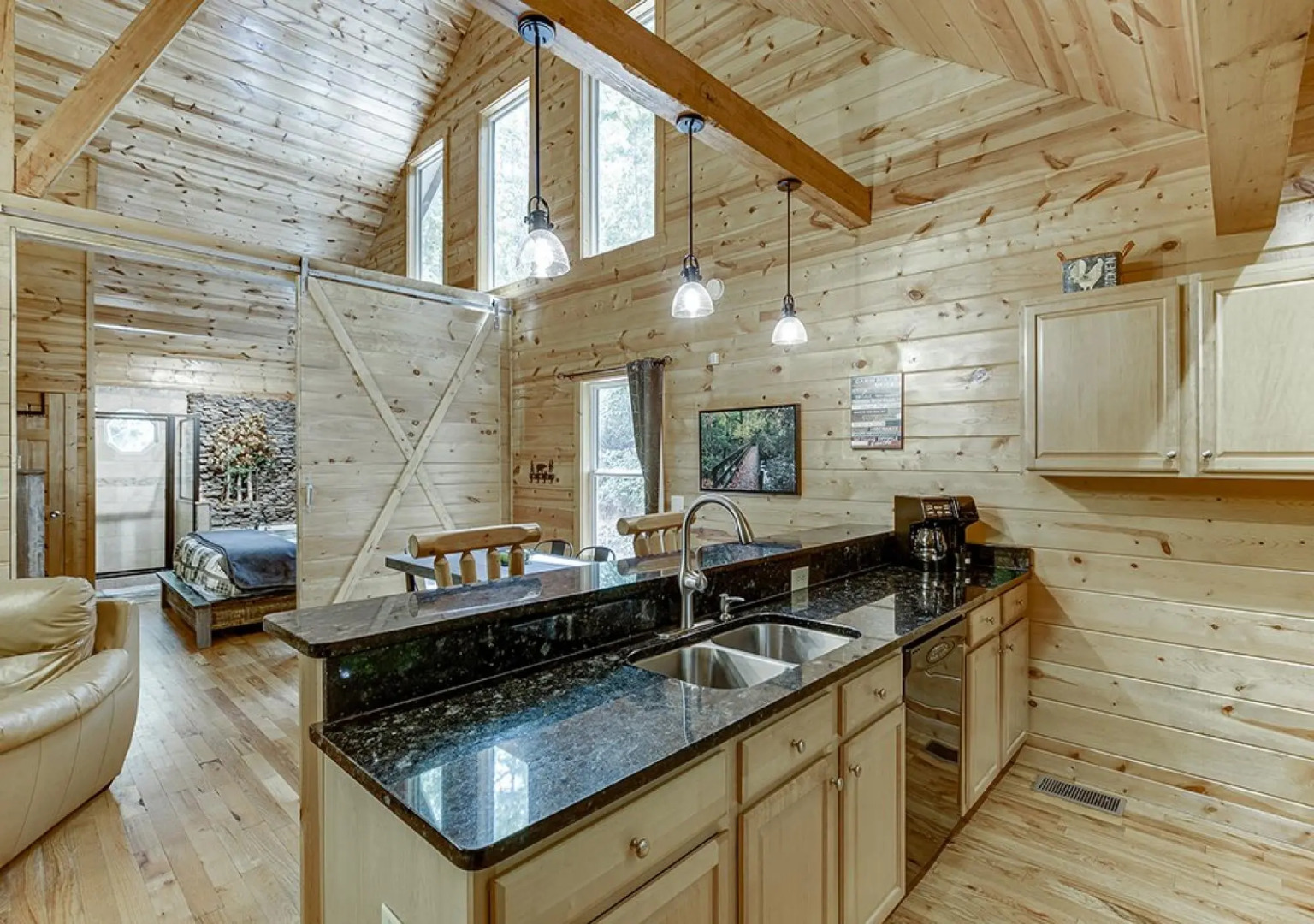 Luxury Cabin Sleeps 8 With Creekside Fire pit Near Helen GA