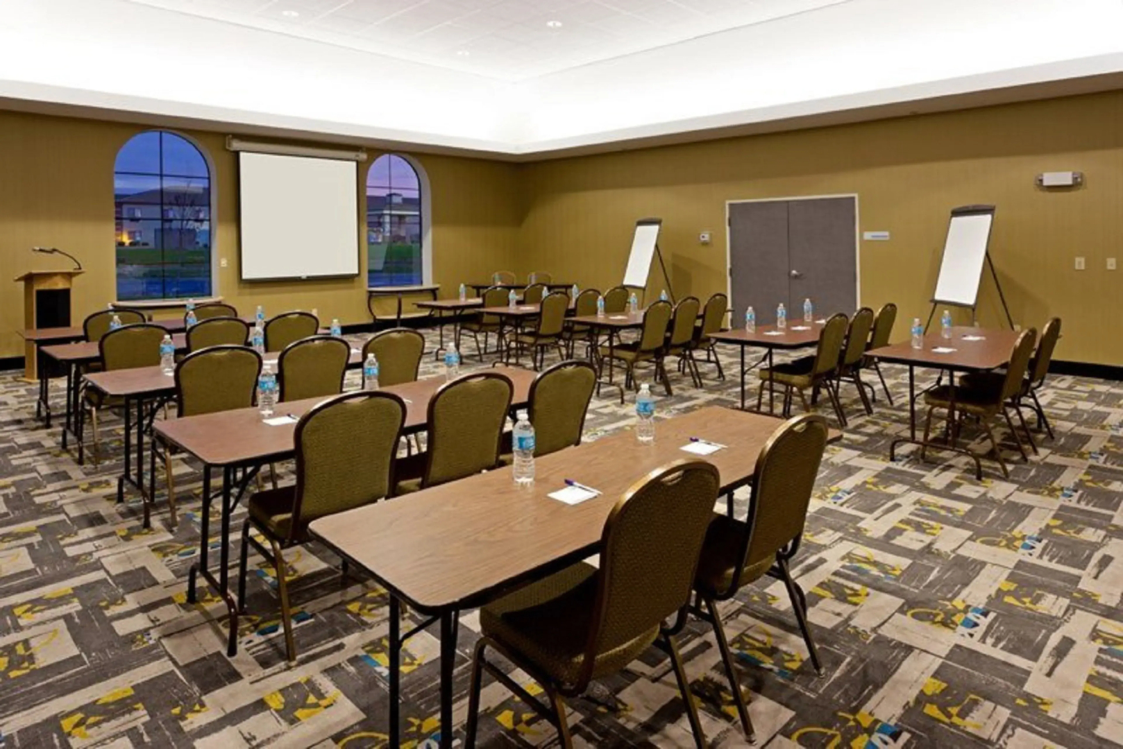 HOLIDAY INN EXP STES BATAVIA D by IHG