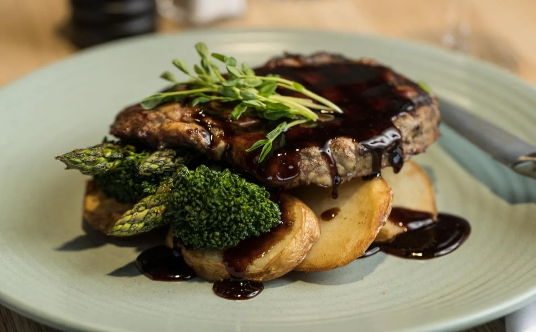 Rydges Pit Lane Hotel