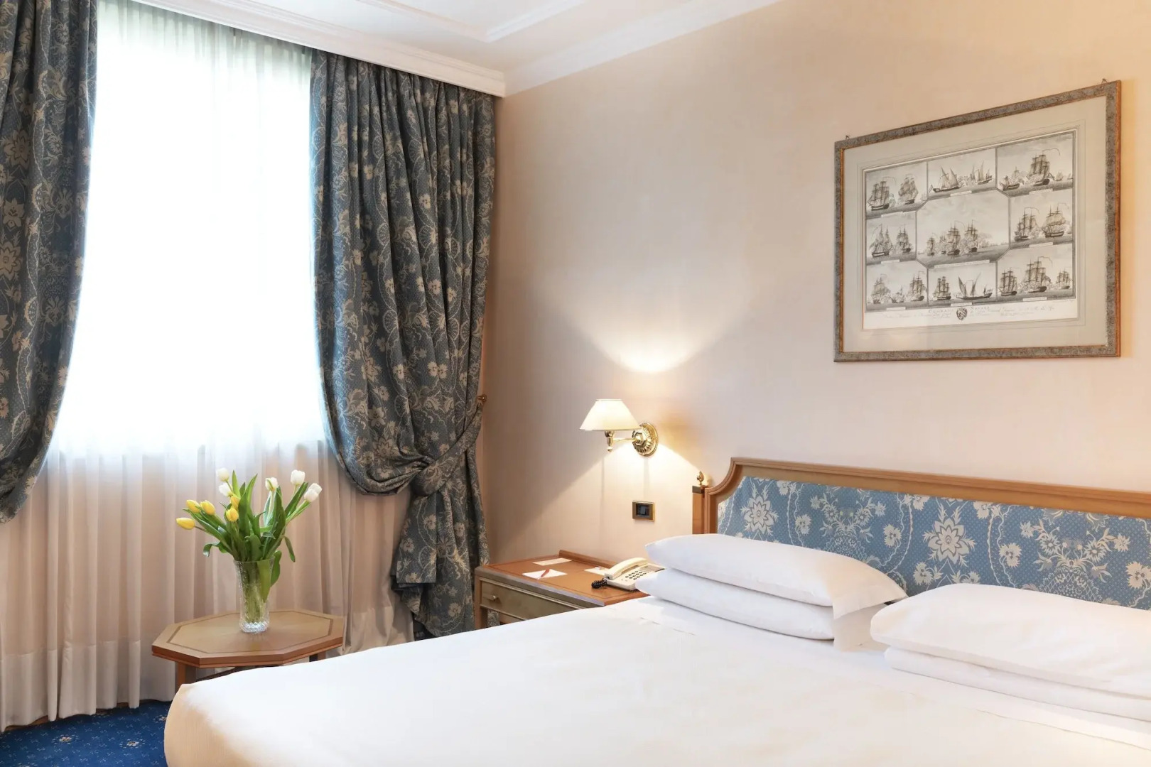 Отель Royal Garden