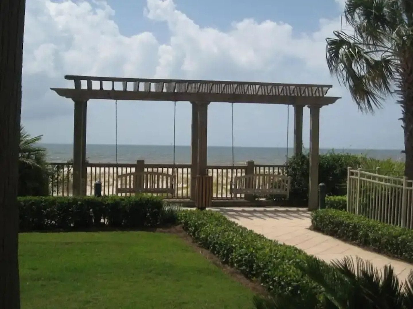 Beach Club Bristol 201 3 Bedroom Condo by RedAwning