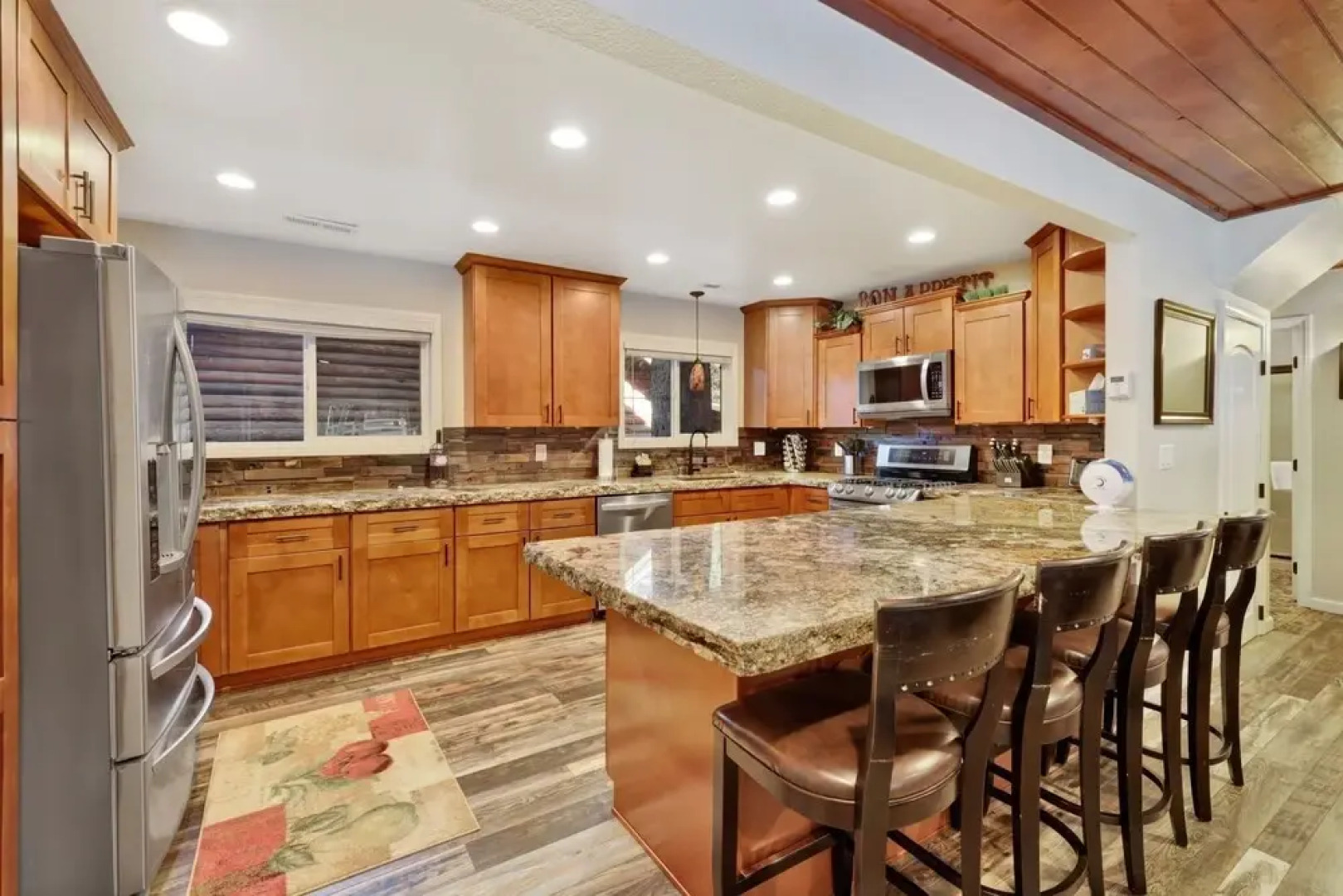 2085- Beary Peaceful Retreat 3 Bedroom Home by Redawning