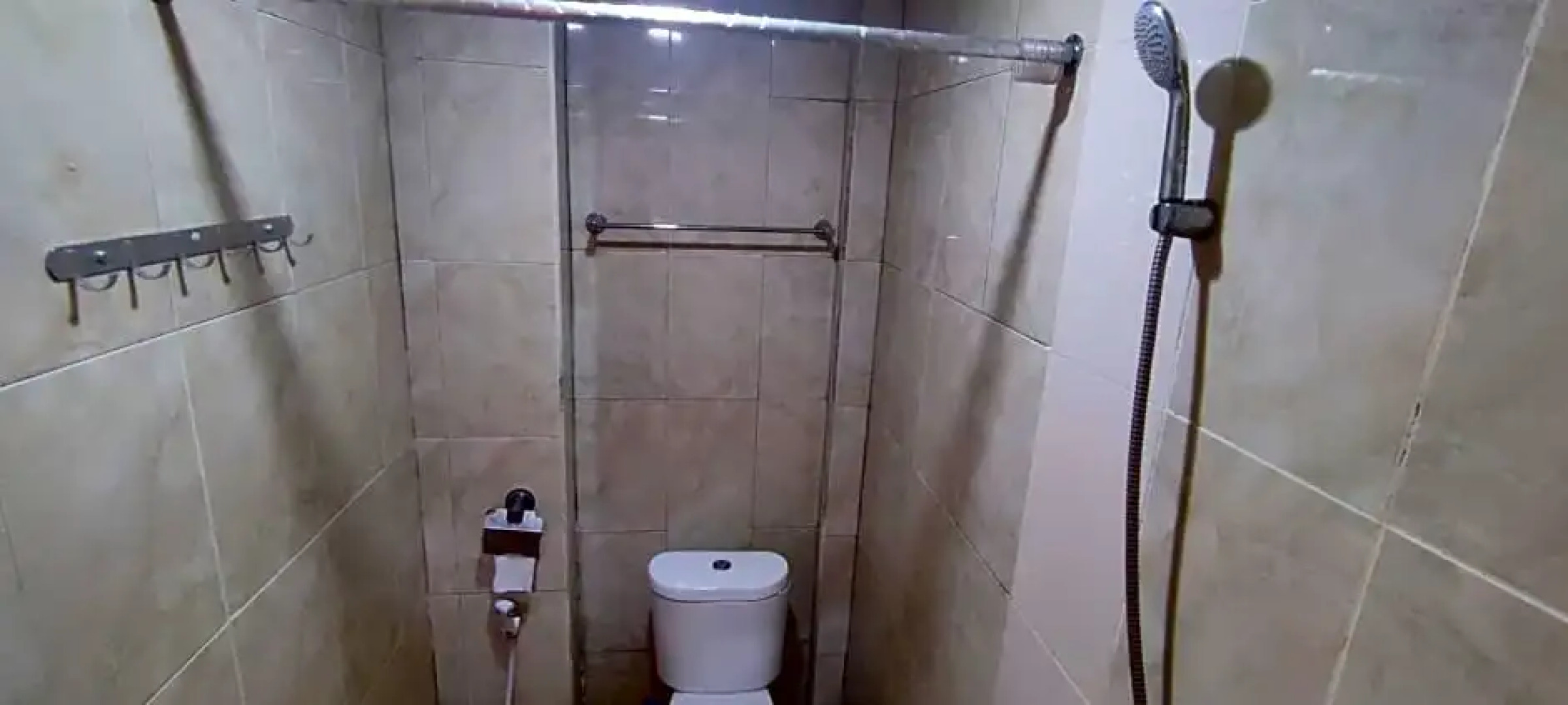 Votel Hotel DePratnya Kediri