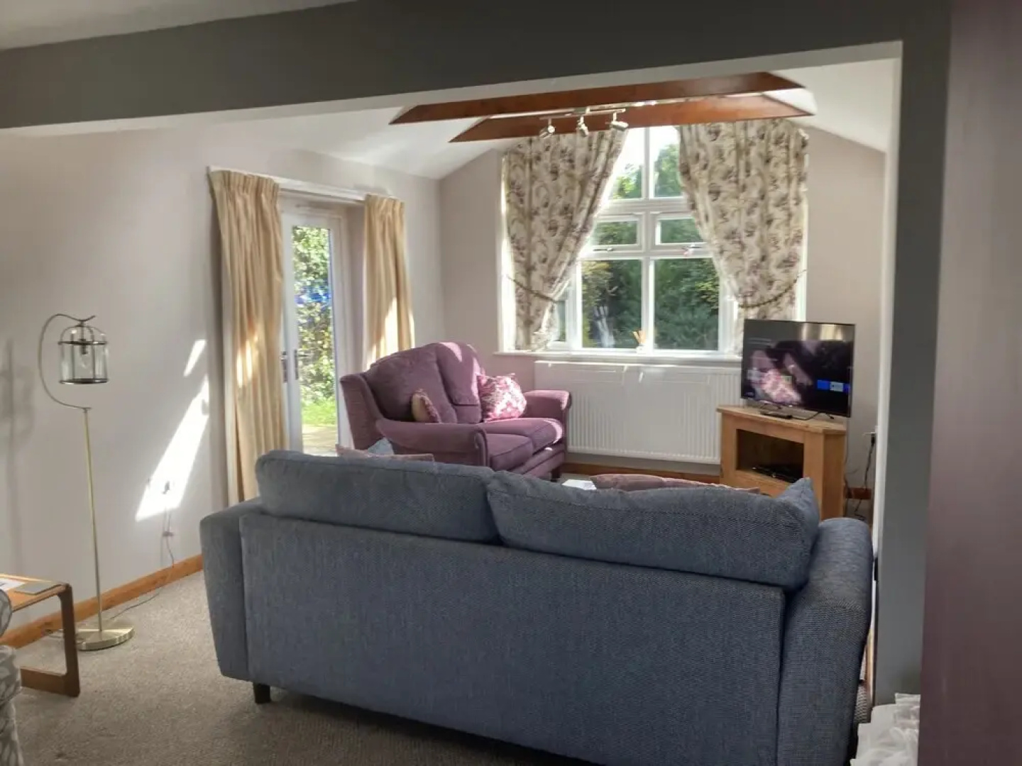 Spacious Detached Bungalow With Ample Parking