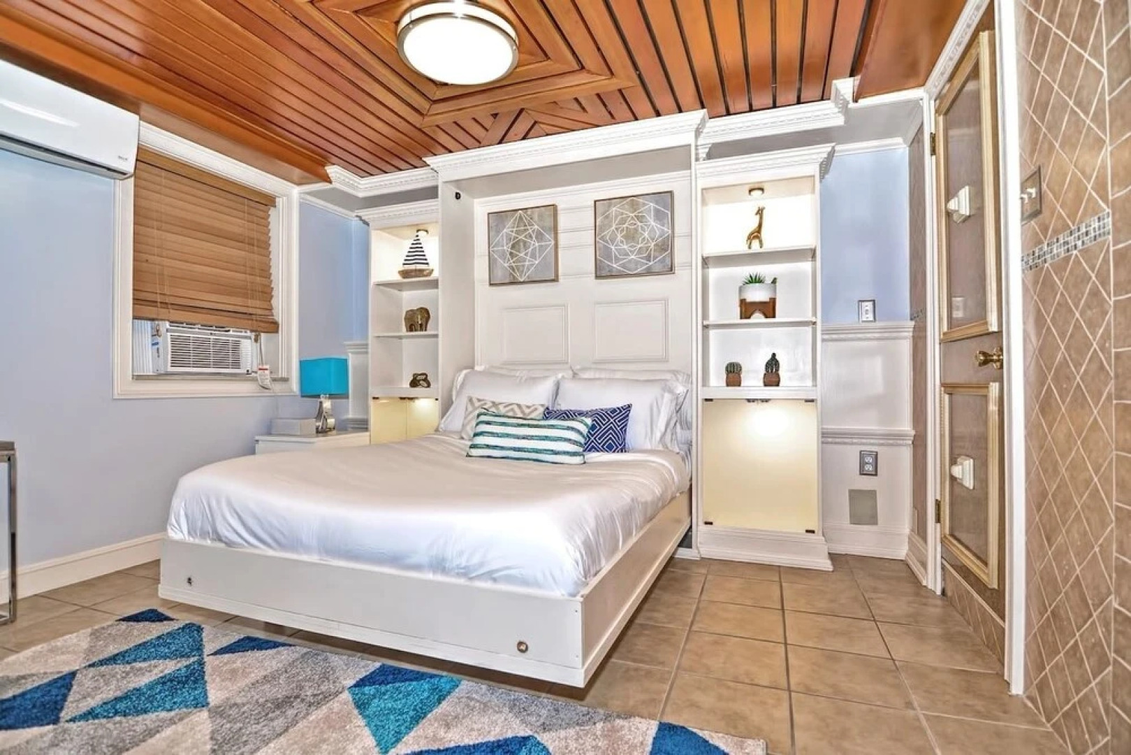 Spacious Studio in Boston's North End/little Italy