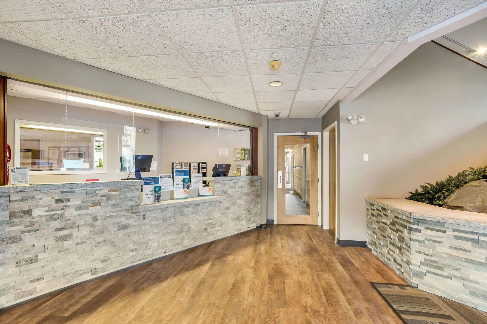 Quality Inn & Suites Gorham Riverside