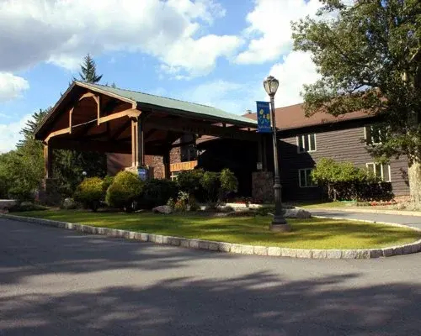 Split Rock Resort - 5 Nights, Lake Harmony, USA