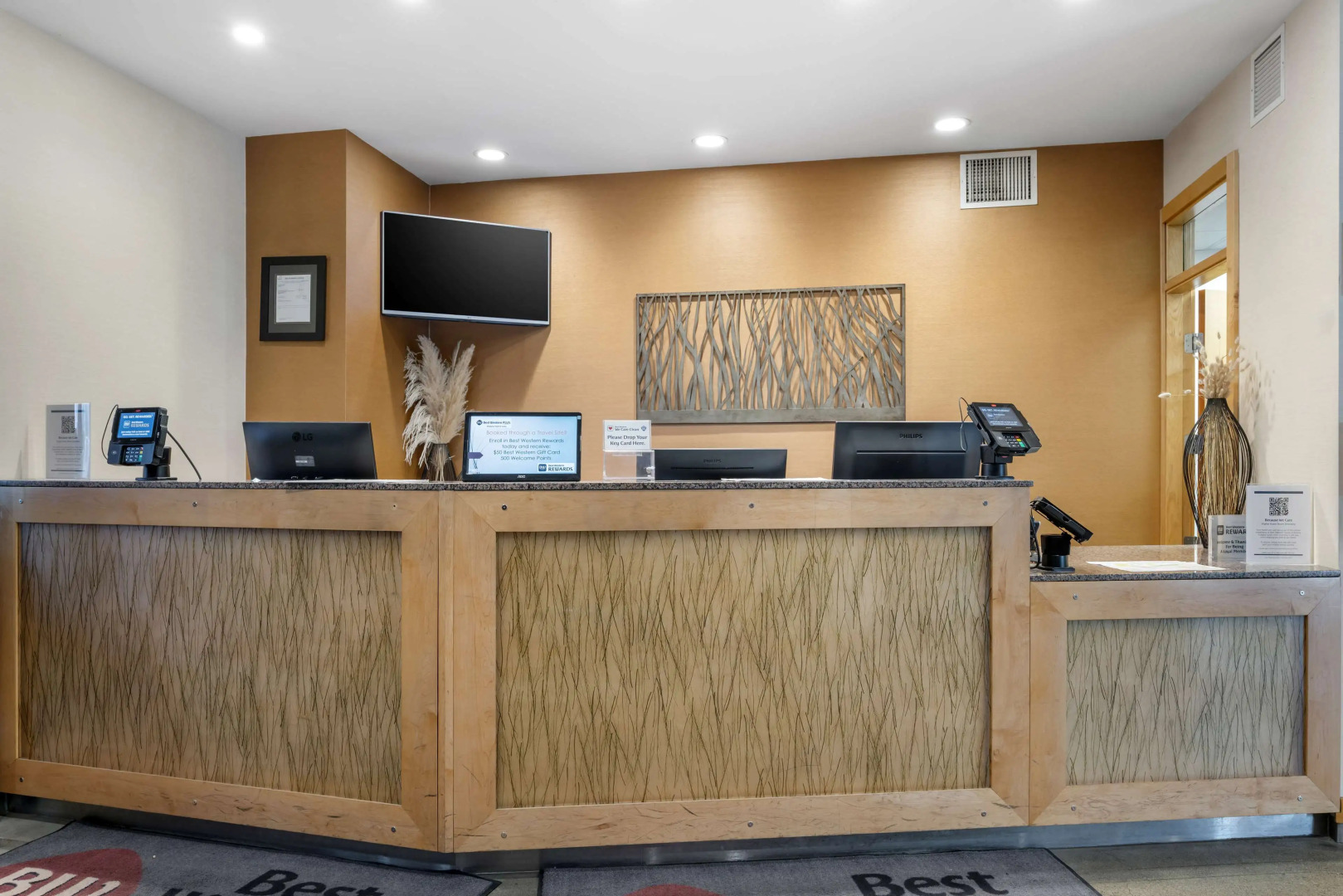 Best Western Plus Kelowna Hotel & Suites