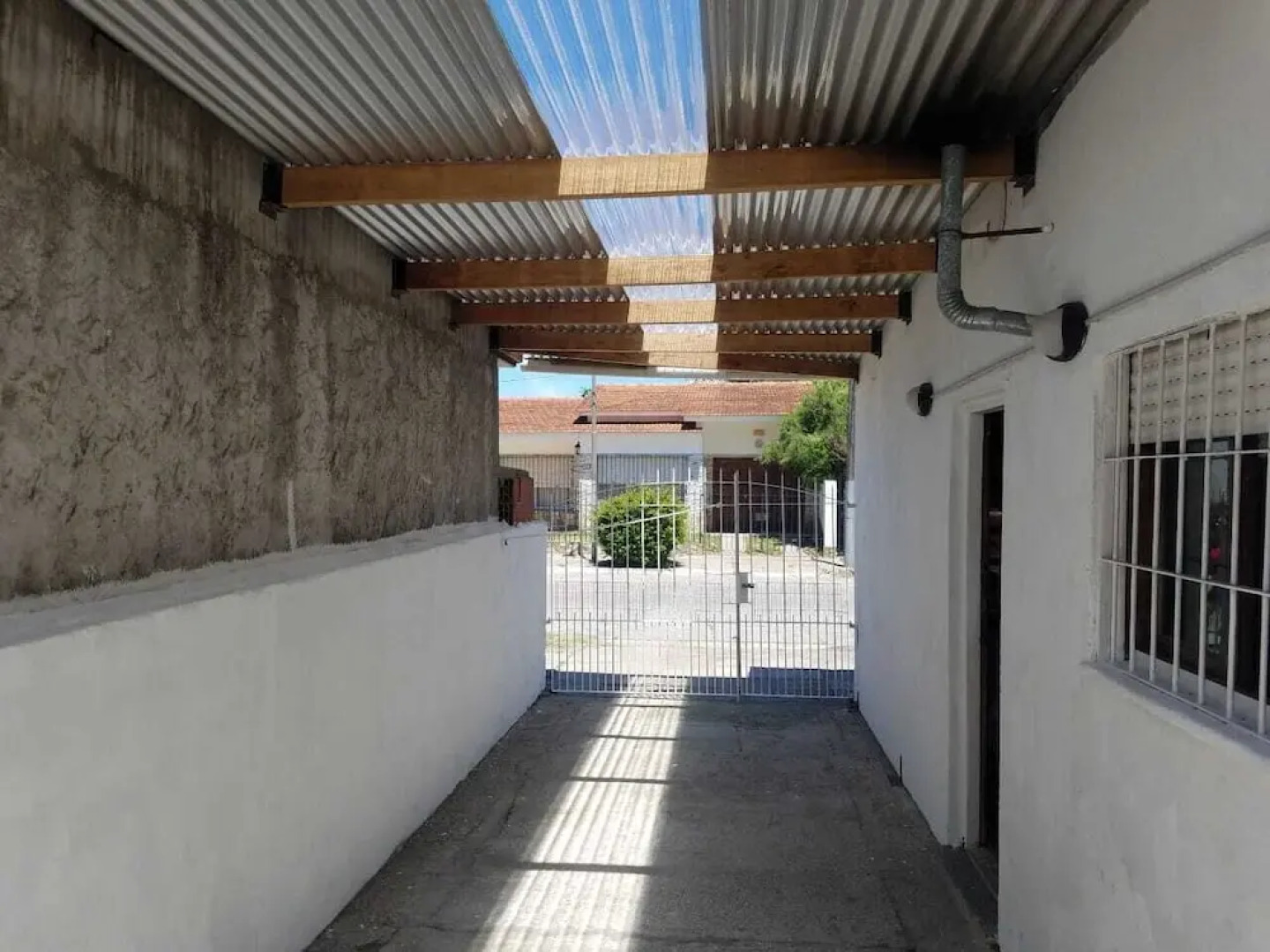 Chalet Relajante En Santa Teresita