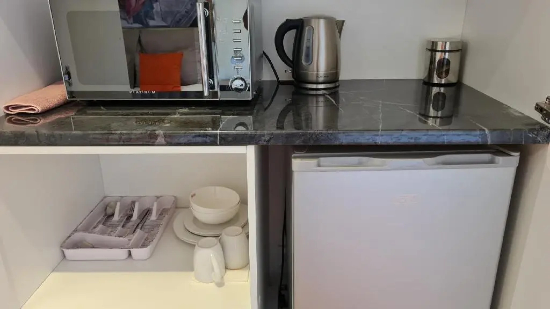 Kayalako on 4th Avenue