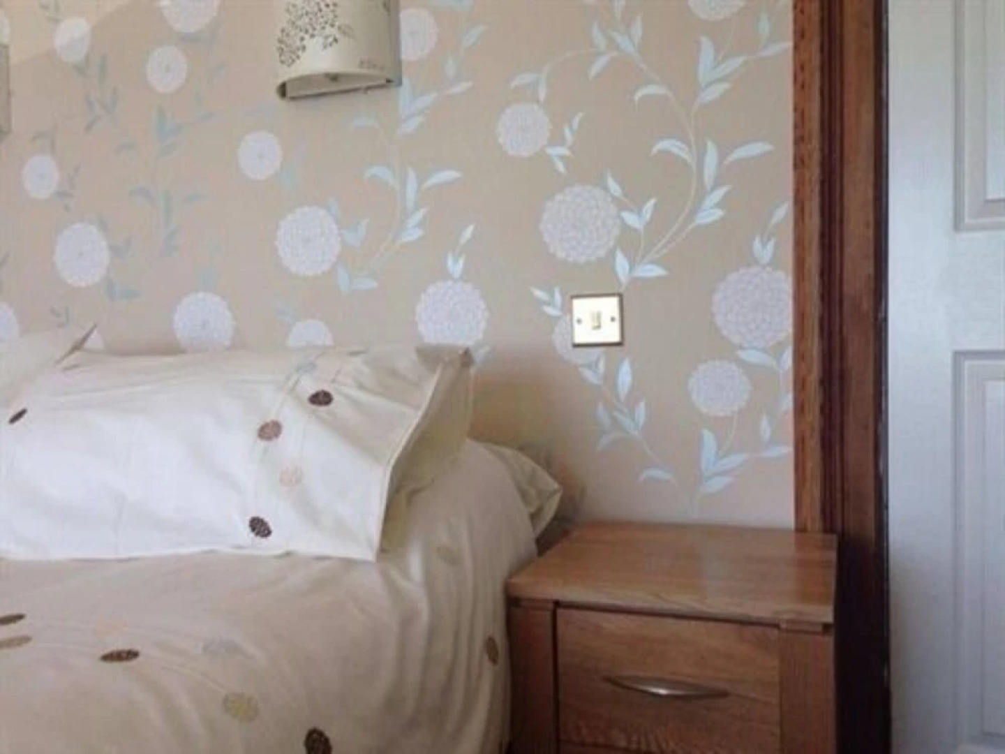 Glanllifon Bed and Breakfast