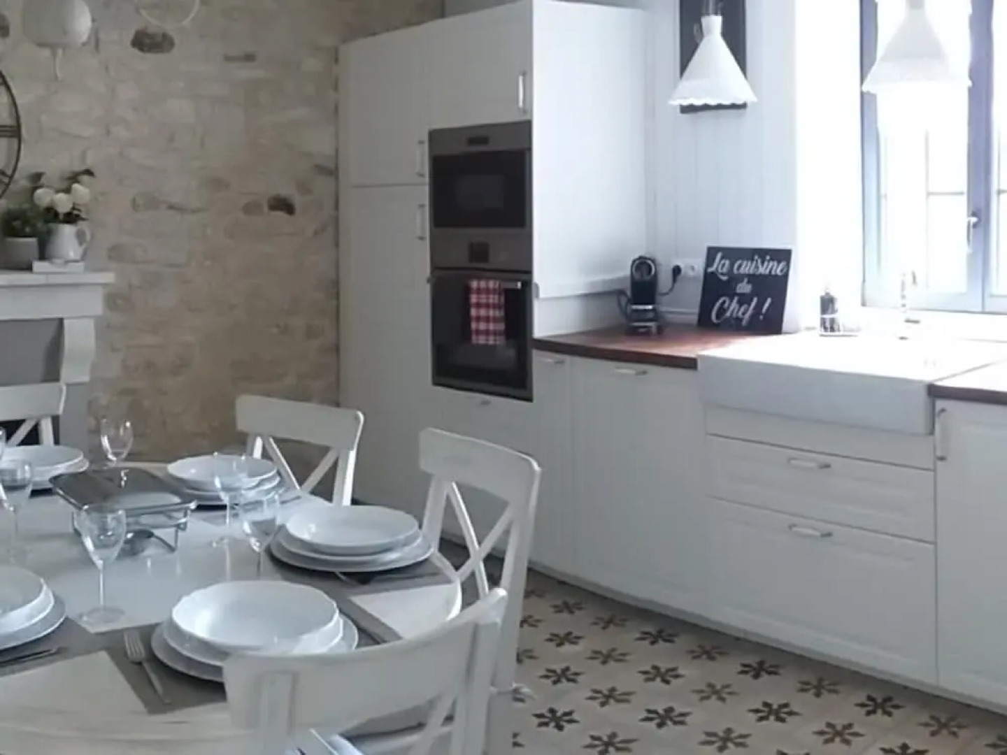 Chic Villa in La Chapelle-blanche-saint-martin With Jacuzzi