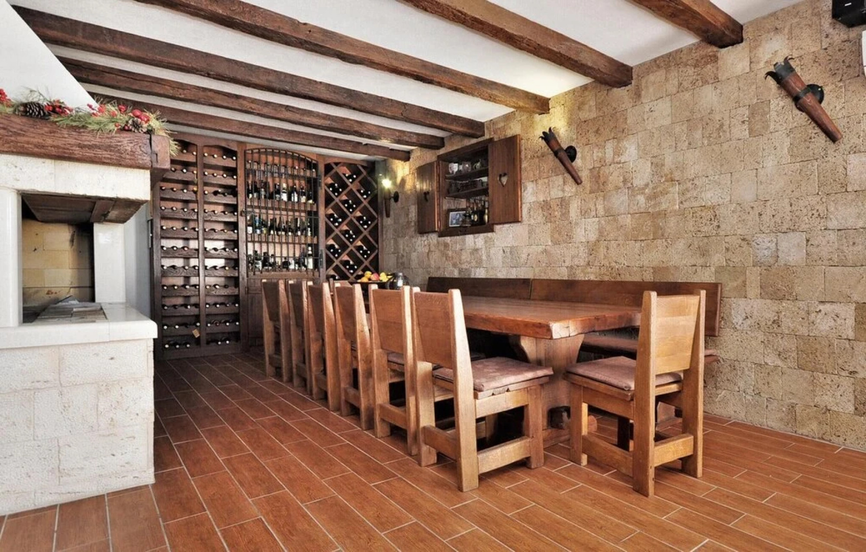 Beautiful Home in Makarska With Wifi and 7 Bedrooms