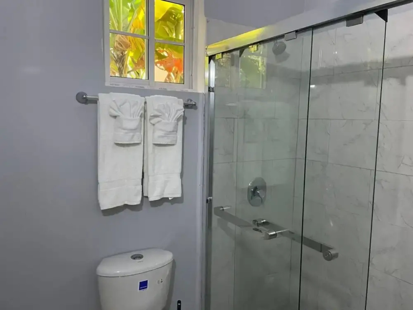 Adorable 1BR Cottage Walk to the Beach Priory