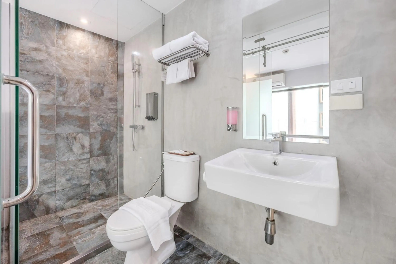 Ruamchitt Plaza Hotel