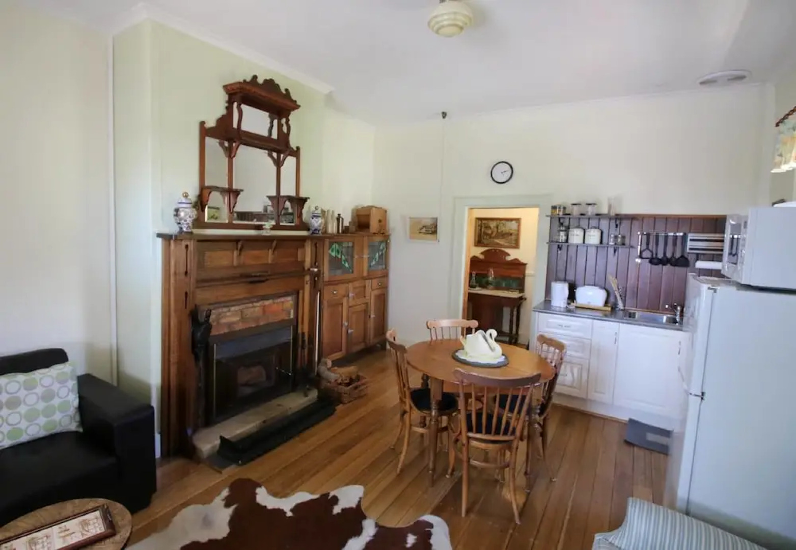 Christopher Hall's Colonial Accommodation