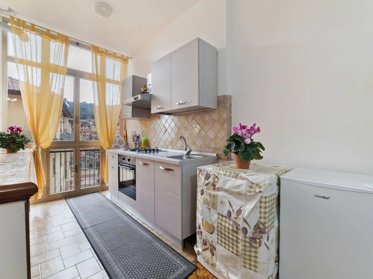 Attractive Apartment in Pimonte With Balcony