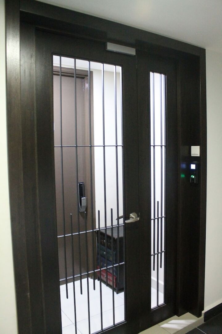 Ian's Majestic Condo