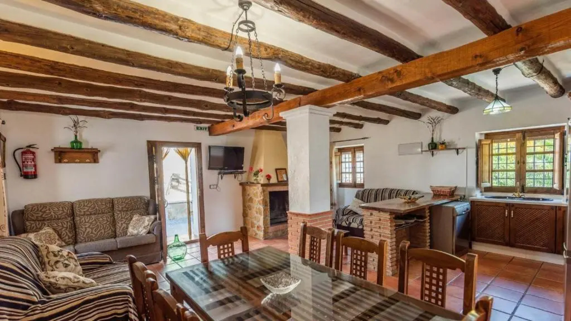 Casa Rufino Iznajar by Ruralidays