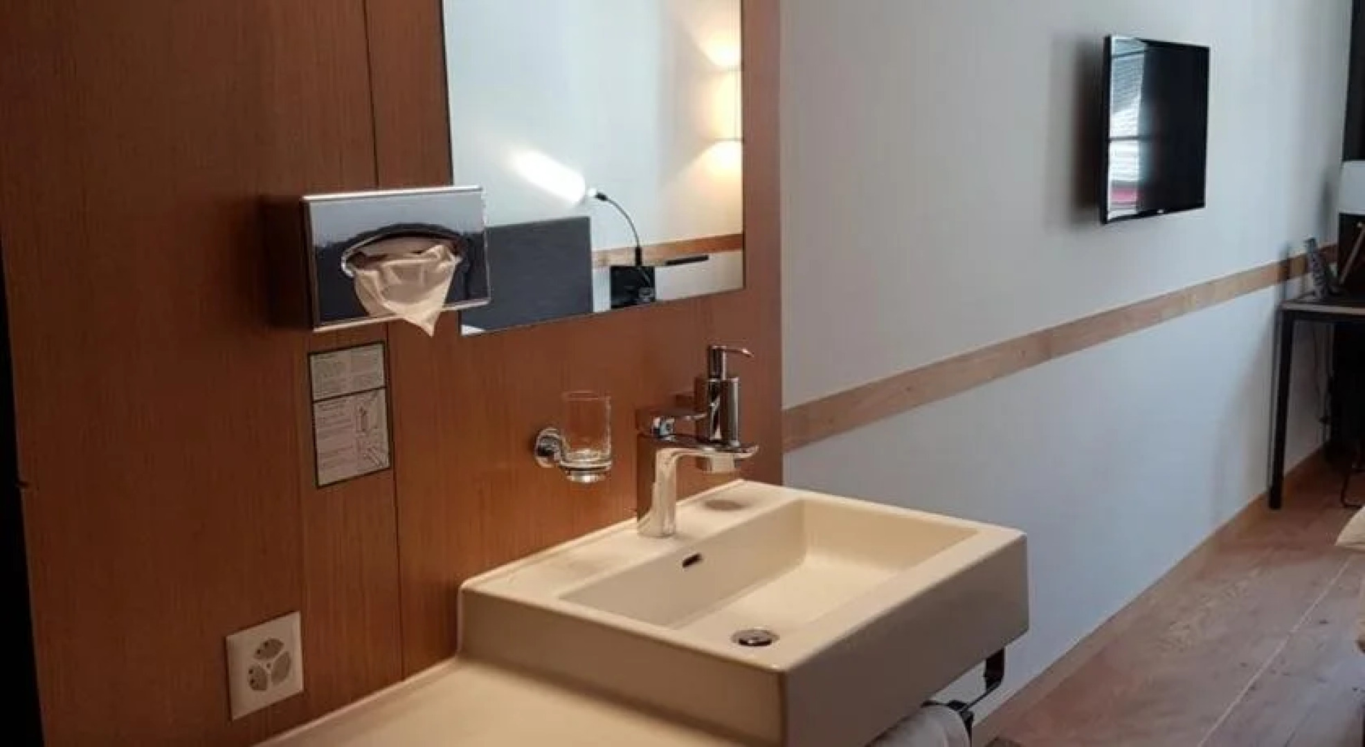 East-West Riverside Hotel