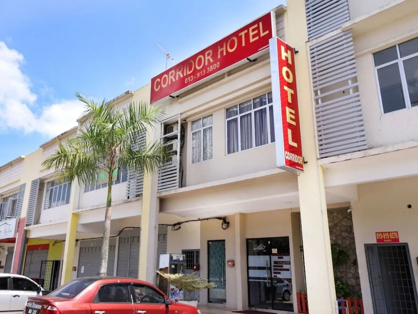 OYO 712 Hotel Corridor