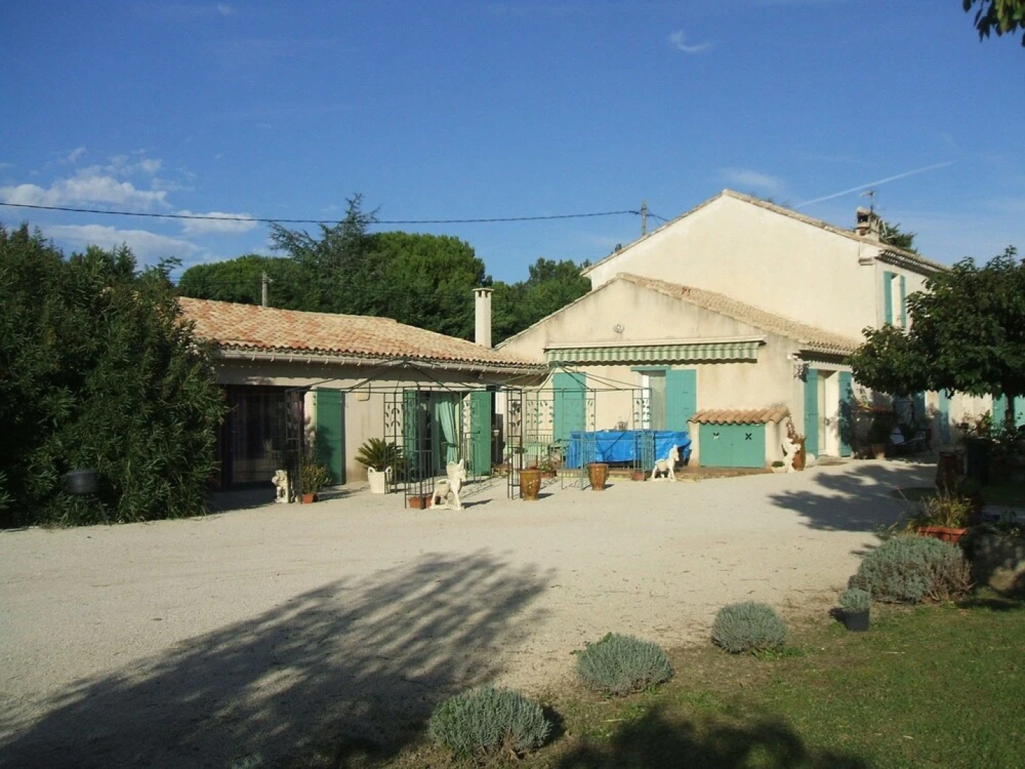 Stunning home in Chateaurenard w/ Outdoor swimming pool, WiFi and Outdoor swimming pool