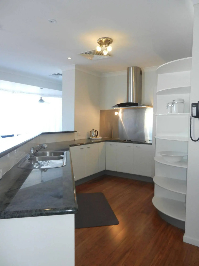 Beachside Resort - Kawana Waters