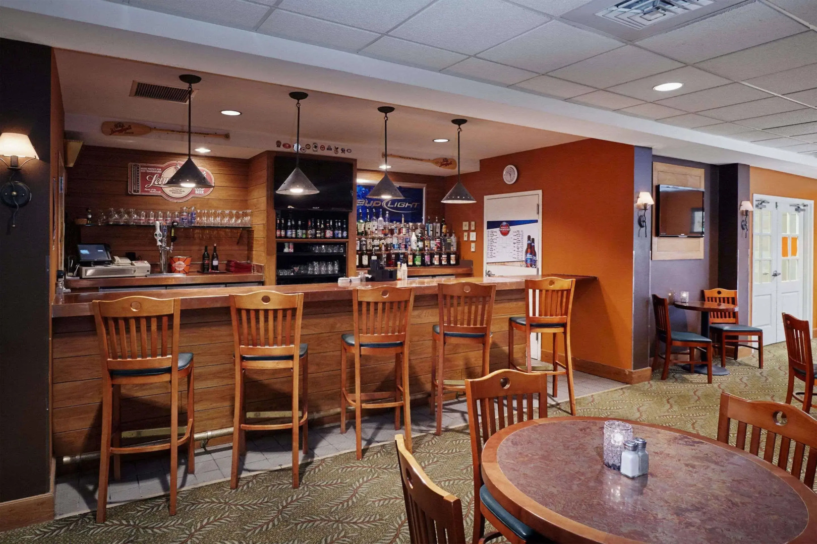 Howard Johnson Plaza Madison