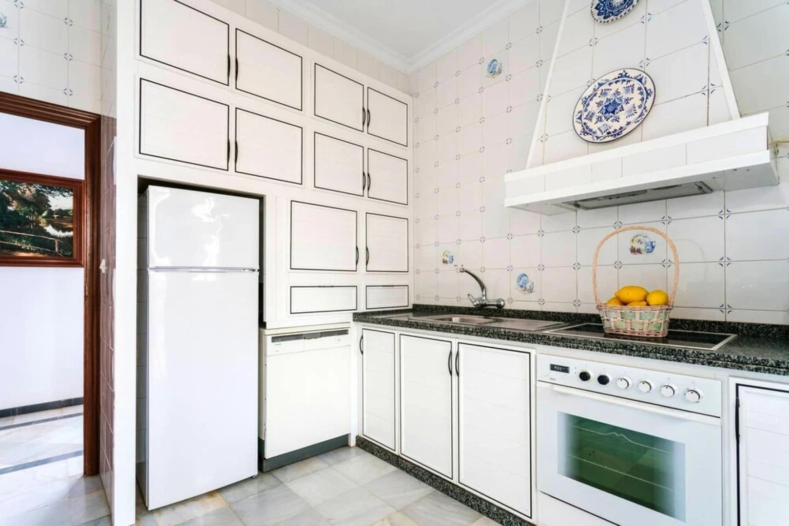 House With 6 Bedrooms in Villamanrique de la Condesa, With Private Pool and Enclosed Garden Near the Beach