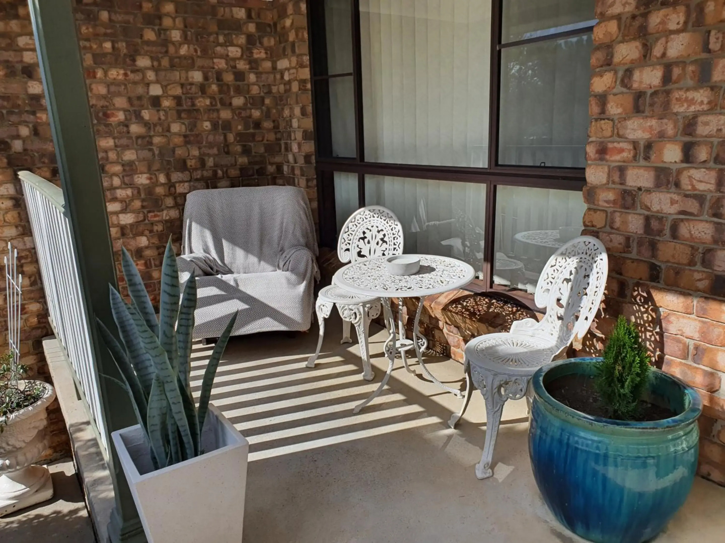 The Junction Estate COOL CALM COZY A Home N Host Property