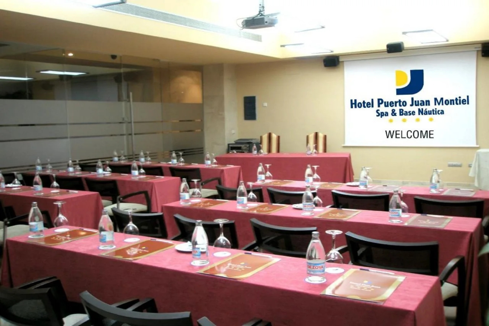 Senator Águilas Hotel