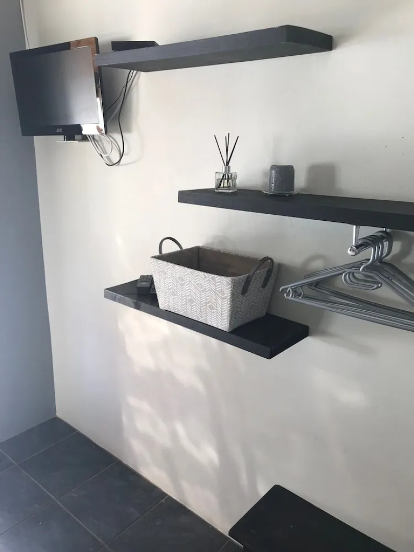 28 La Rochelle Bed & Breakfast