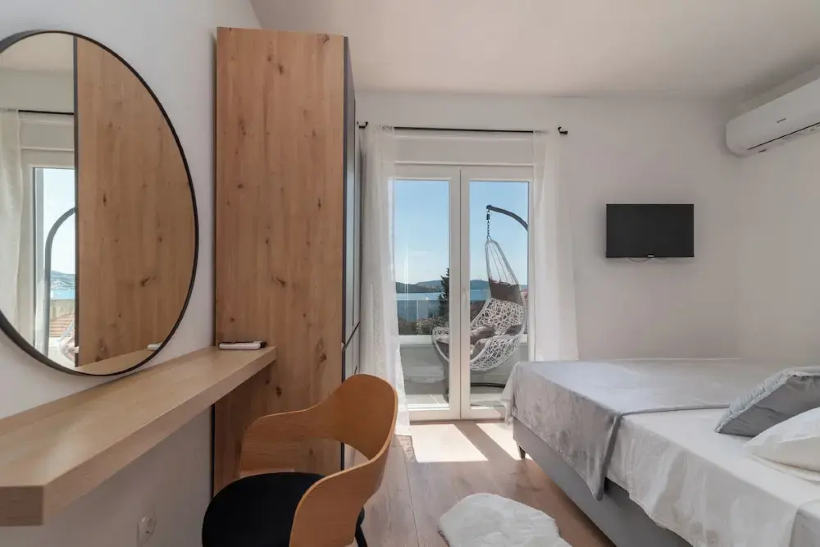 Villa Eight by Villa Kuzmanic