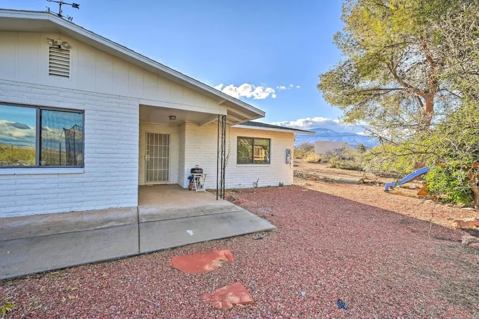 Pet-friendly Gem w/ Treehouse: 20 Mi to Sedona