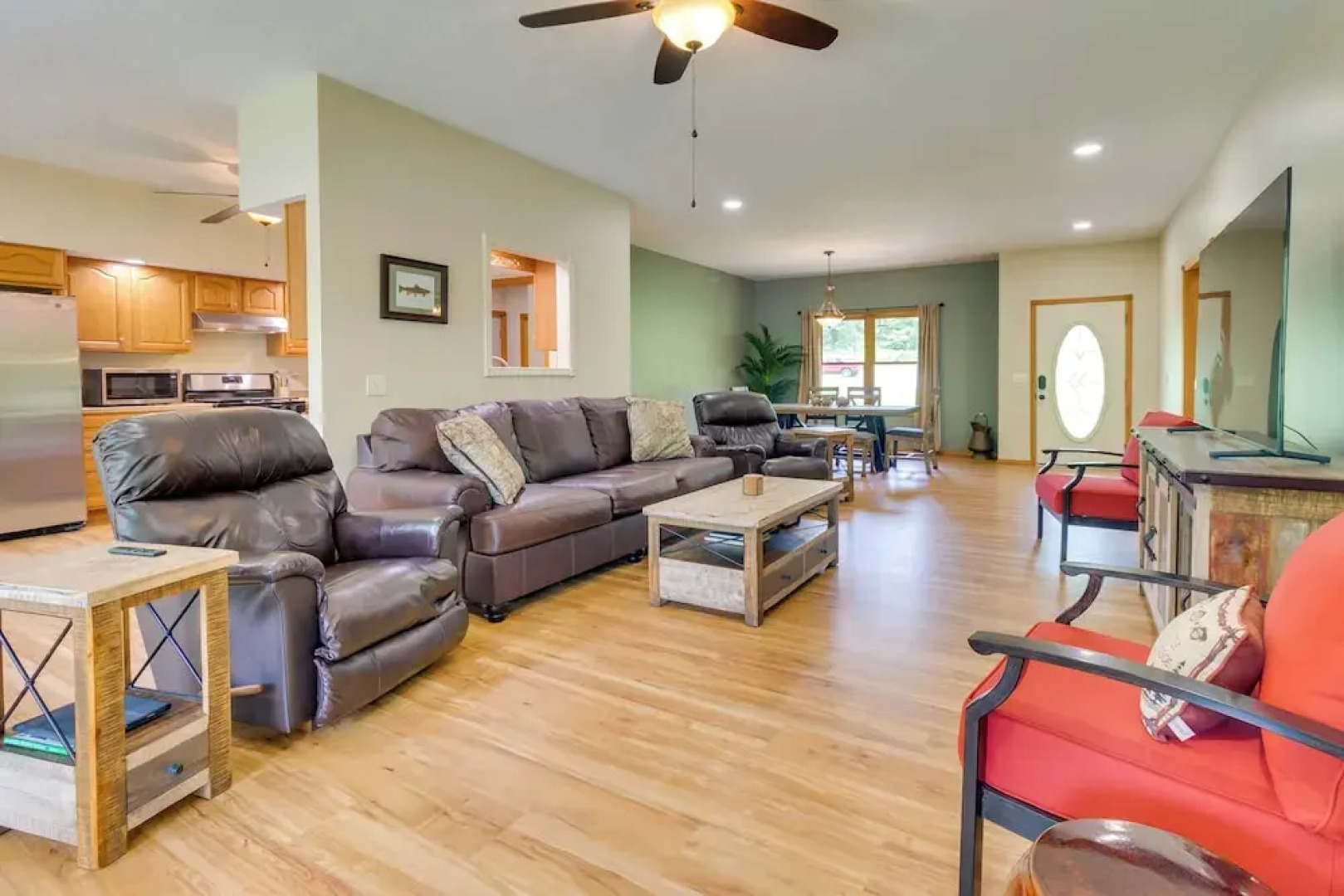 Waterfront Getaway w/ Patio on the White River!