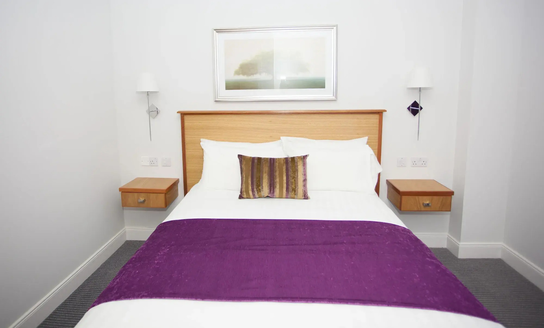 Royal Athenaeum Suites