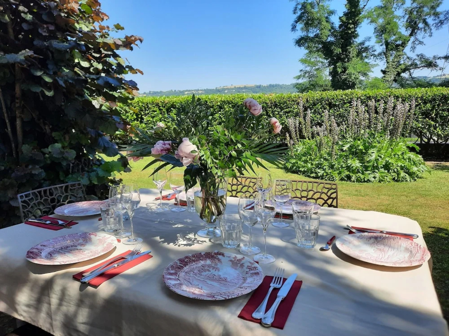 Au Milieu Coule La Garonne